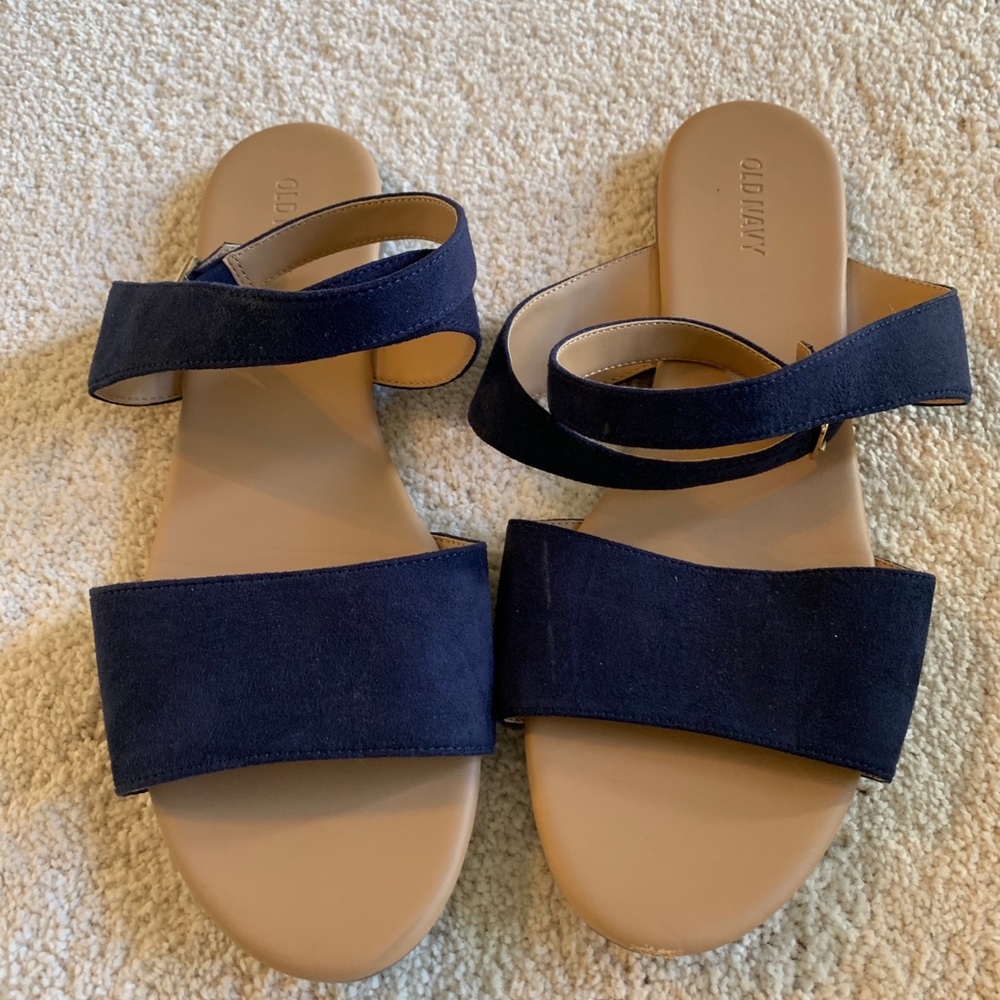 🌺3/$15🌺 NWOT Old Navy Vegan Suede Sandals